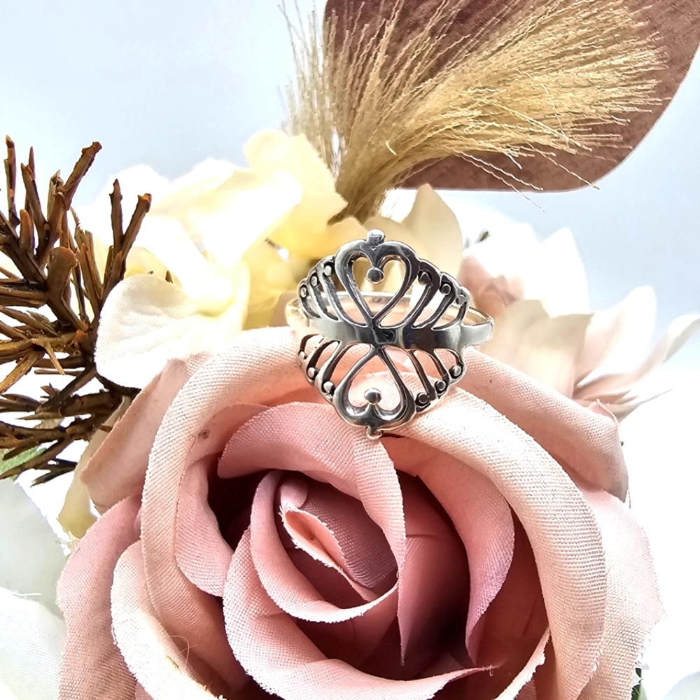 ♥️ TWIN HEARTS RING - Picture 6 of 7
